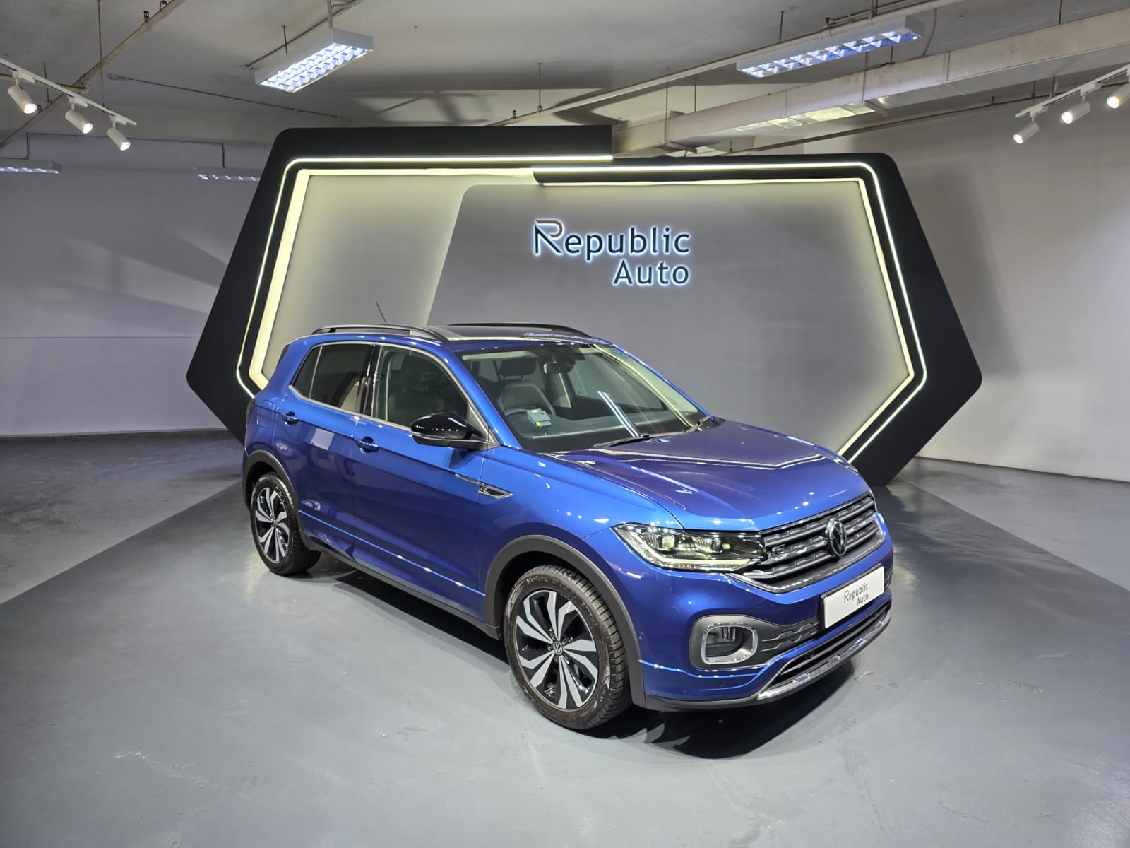 VOLKSWAGEN T-CROSS 1.0A R-LINE