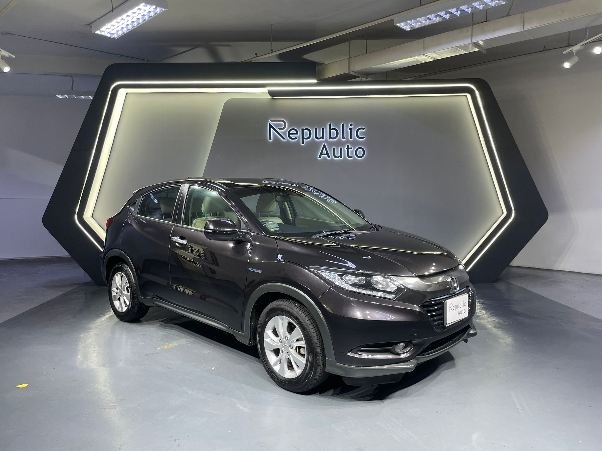 HONDA VEZEL HYBRID 1.5A X HONDA SENSING