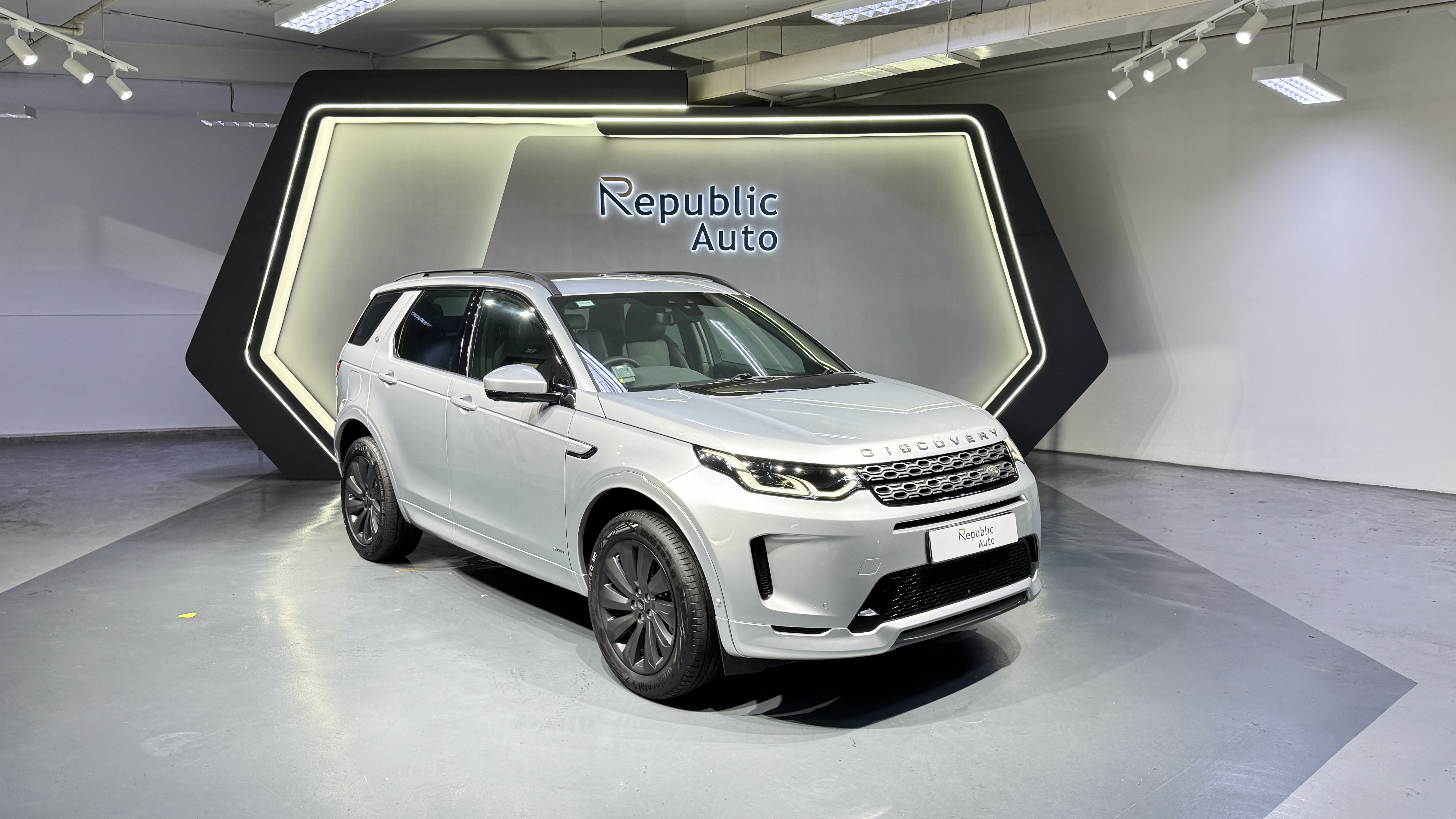 LAND ROVER DISCOVERY SPORT MILD HYBRID 2.0A SE R DYNAMIC (7-SEATER)