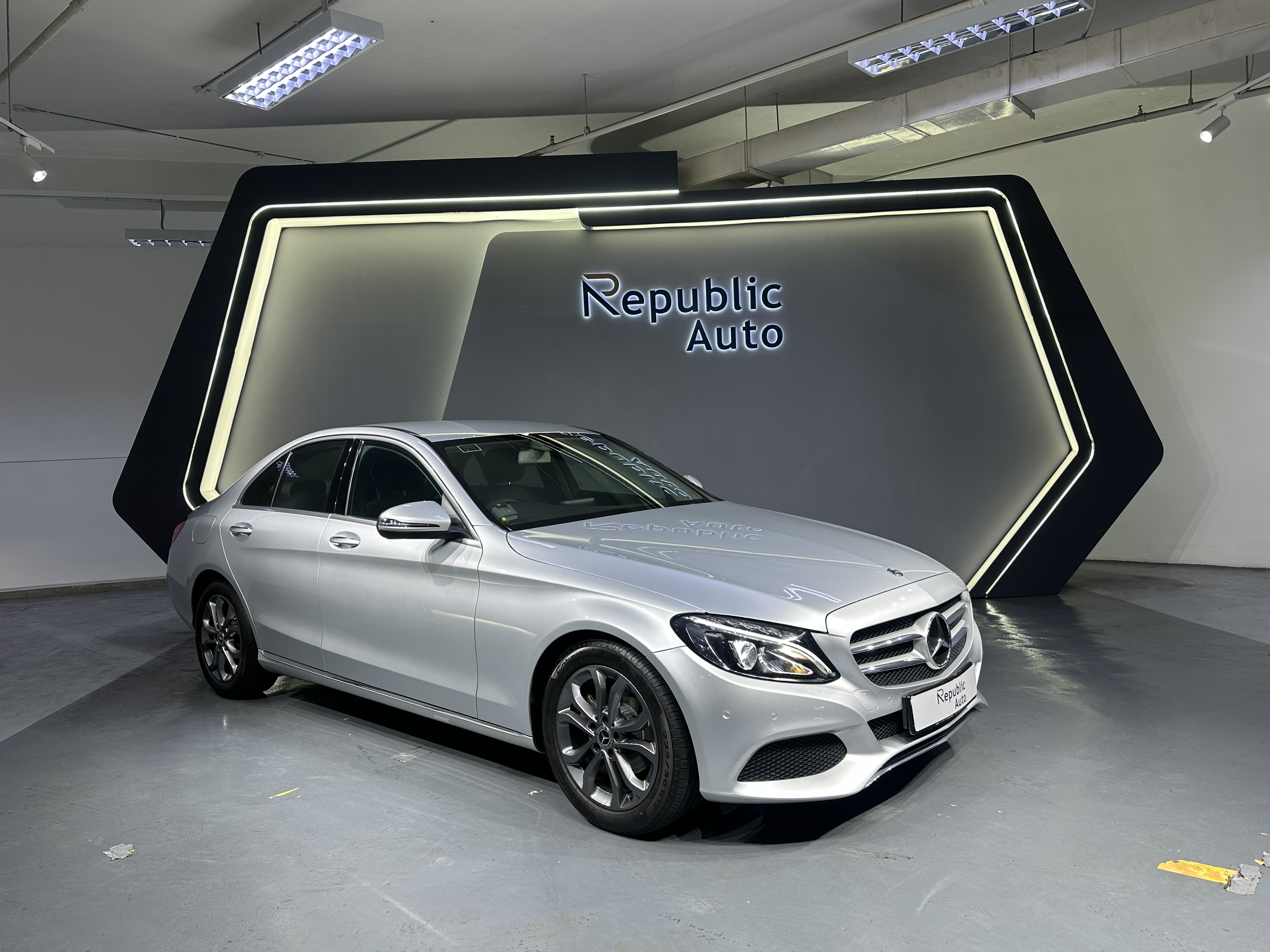 MERCEDES-BENZ C-CLASS C180 AVANTGARDE