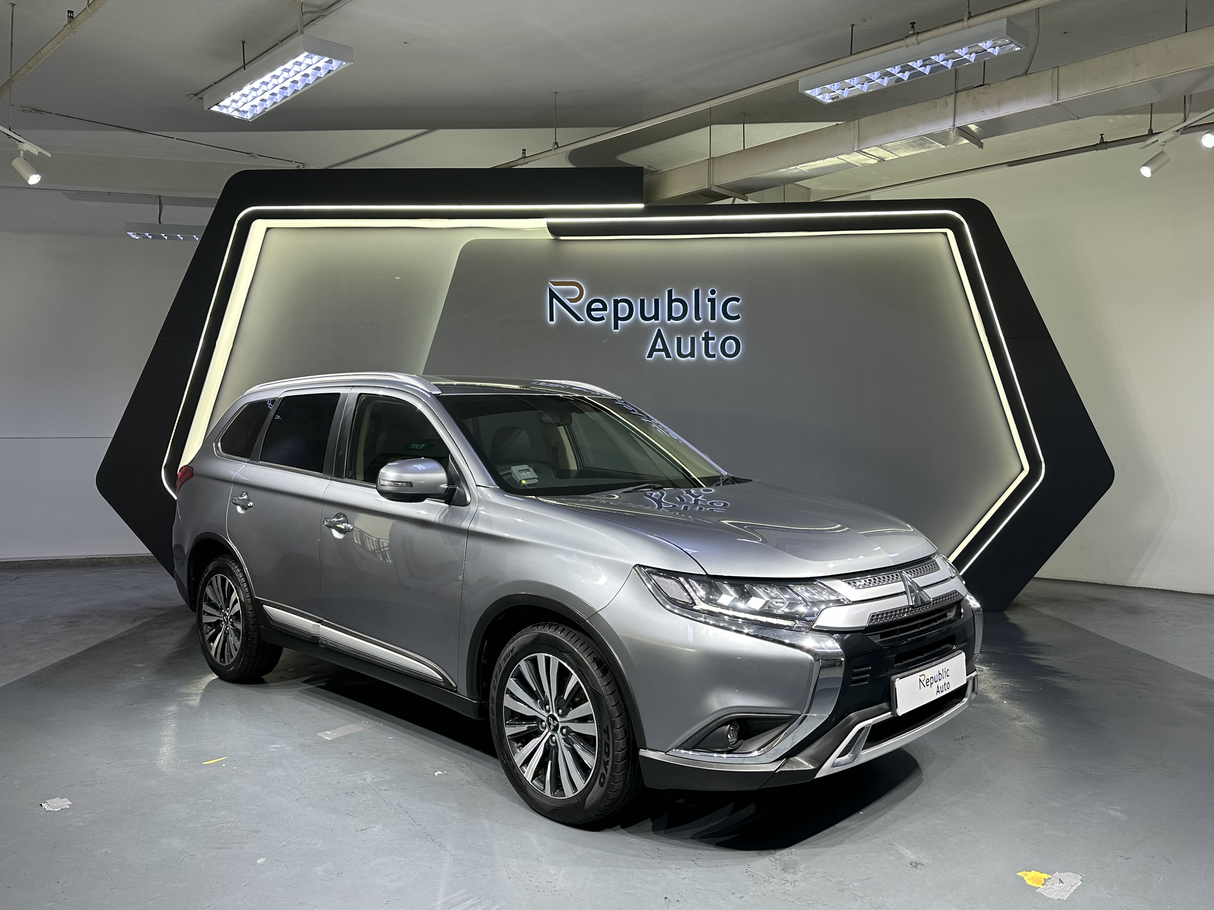 MITSUBISHI OUTLANDER 2.0 CVT