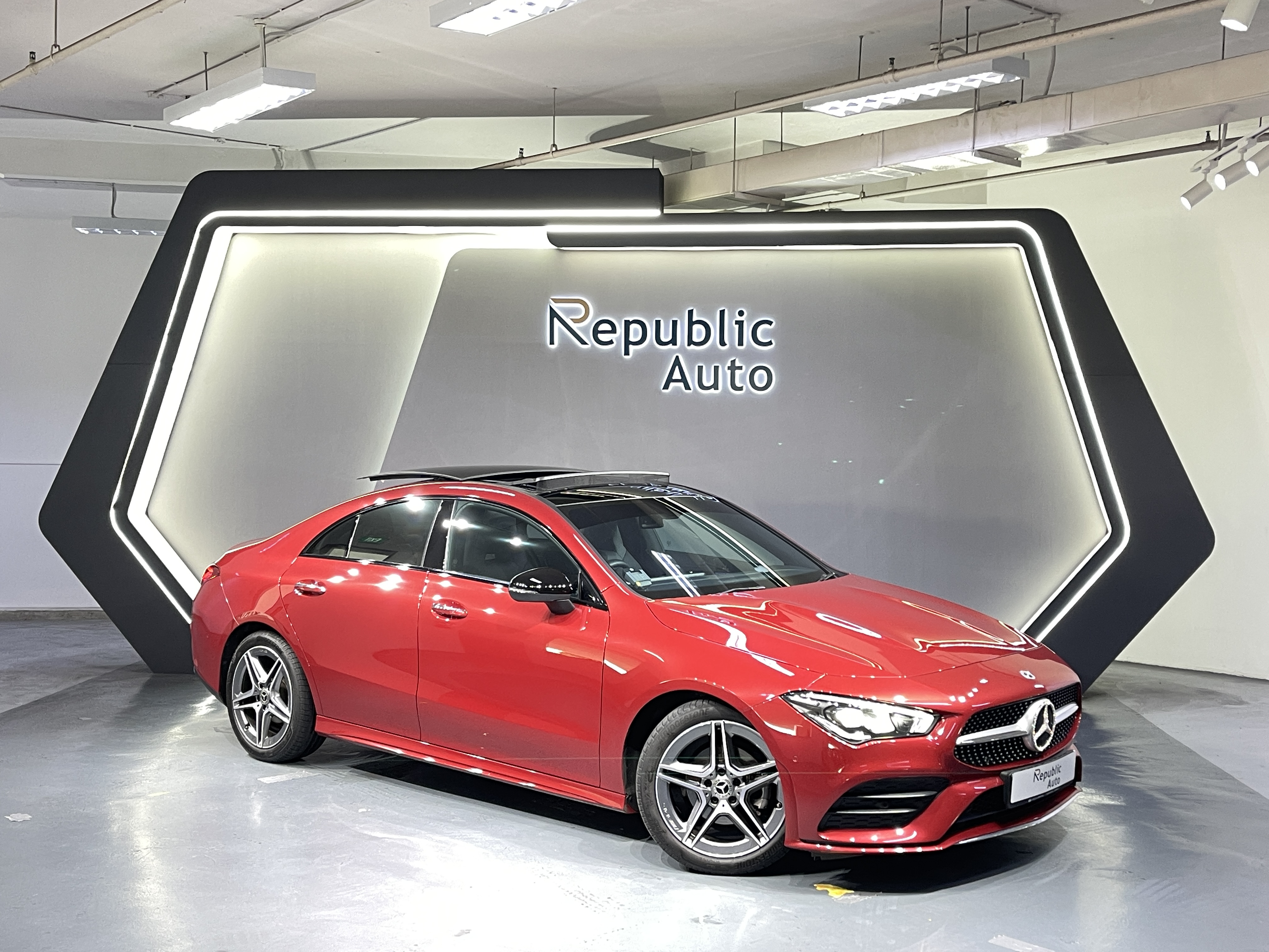 MERCEDES-BENZ	CLA-CLASS CLA180 COUPE AMG LINE (WITH SUNROOF)