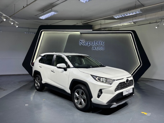 TOYOTA RAV4 2.0A PREMIUM