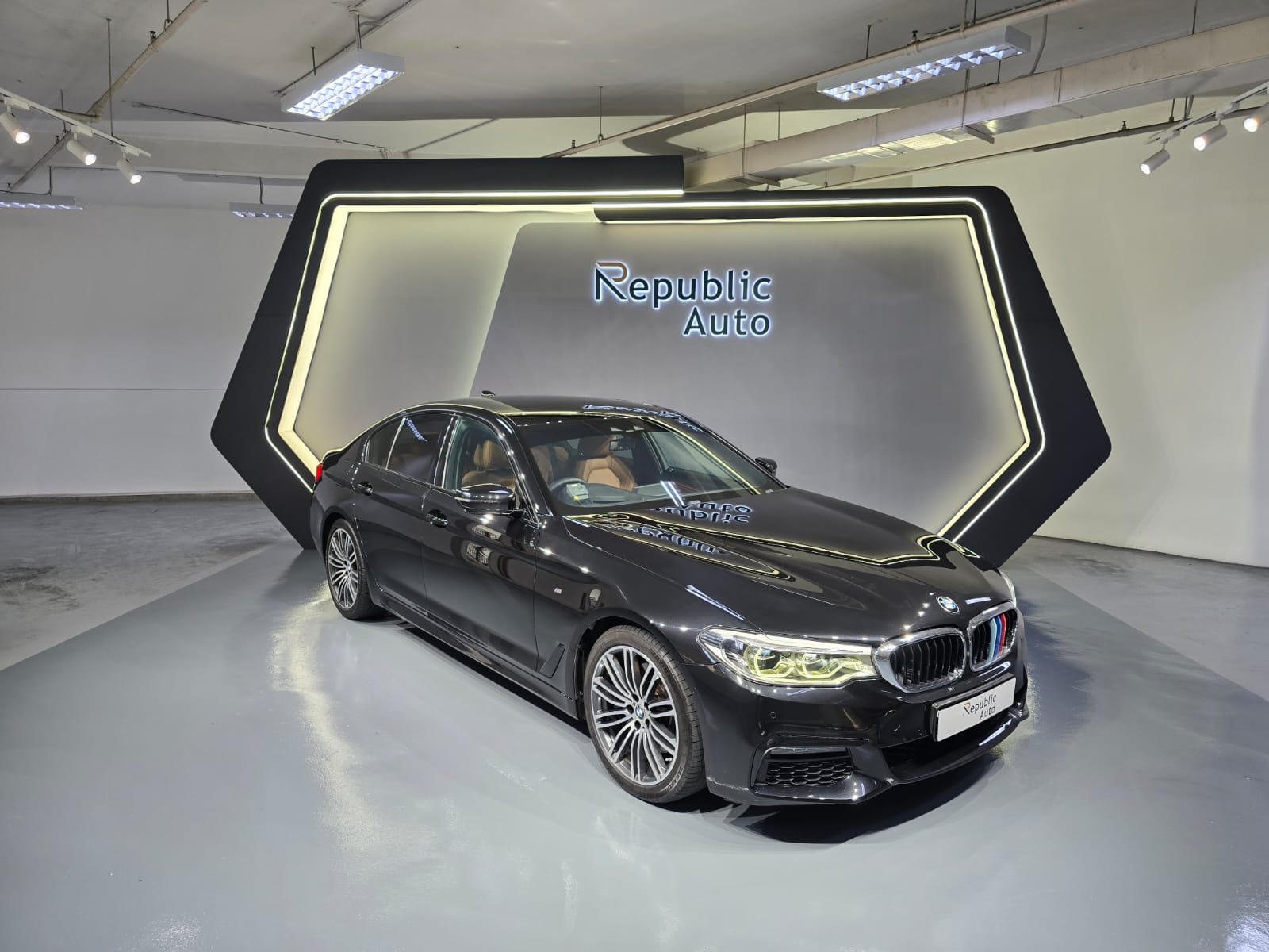 BMW 5 SERIES 530i M-SPORT