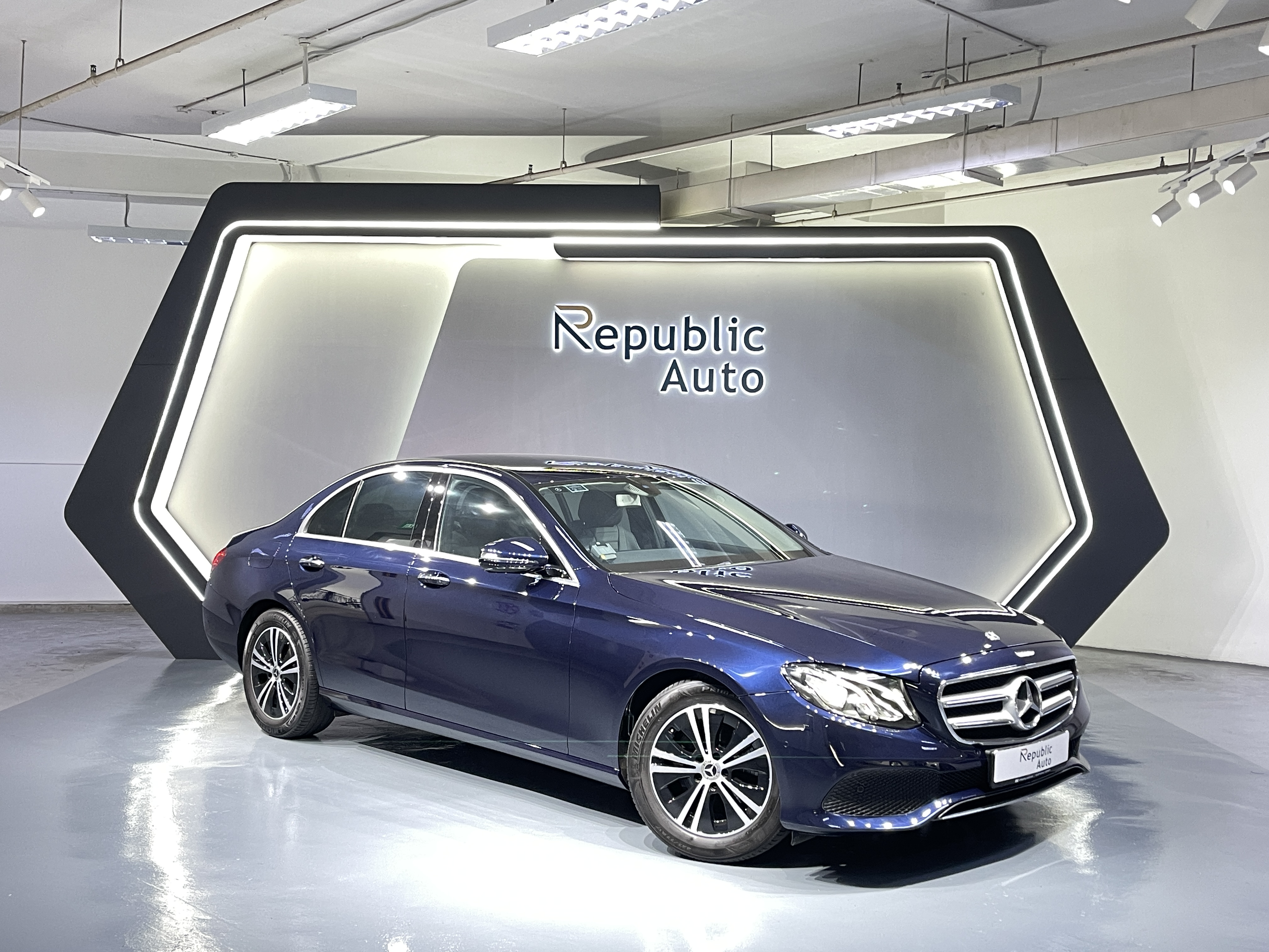 MERCEDES-BENZ E-CLASS E180 AVANTGARDE