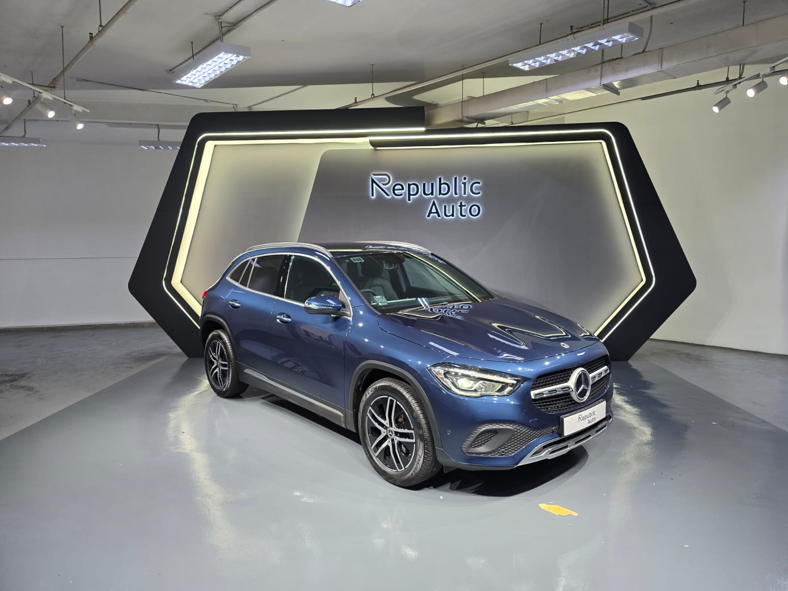 MERCEDES-BENZ GLA-CLASS GLA180 PROGRESSIVE