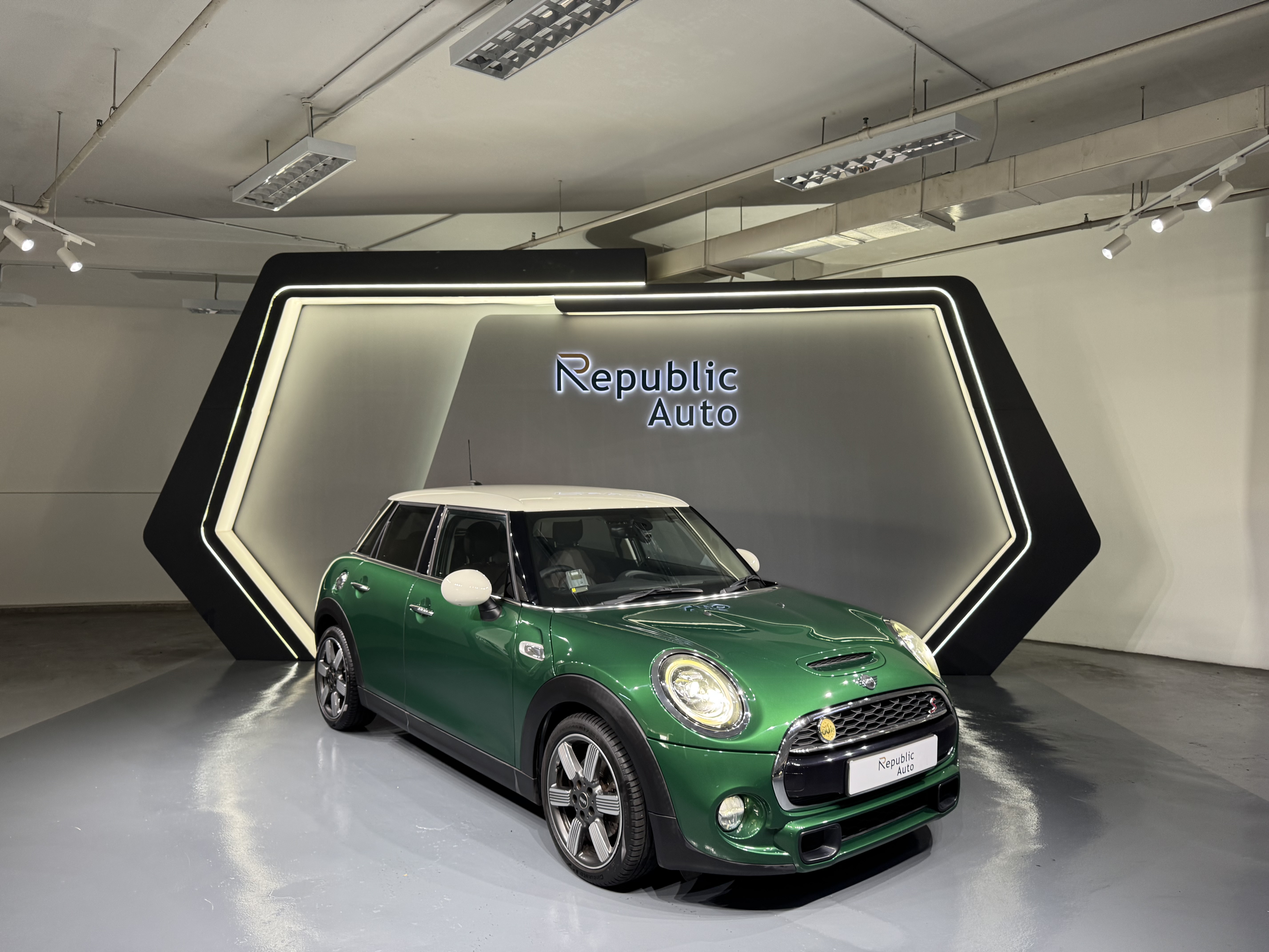 MINI COOPER S 2.0A 5DR