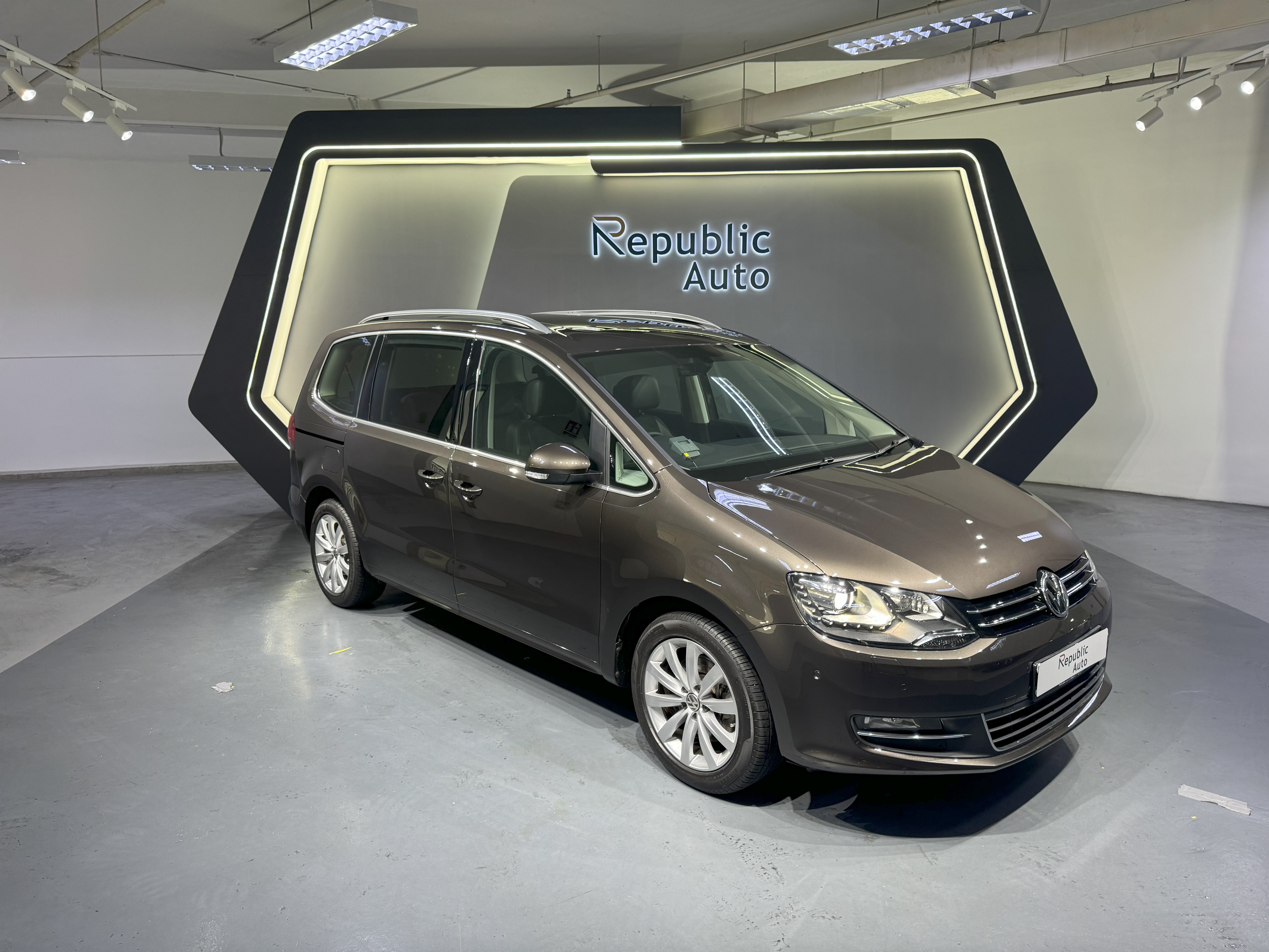 VOLKSWAGEN SHARAN 2.0A TSI (WITH PANORAMIC ROOF)