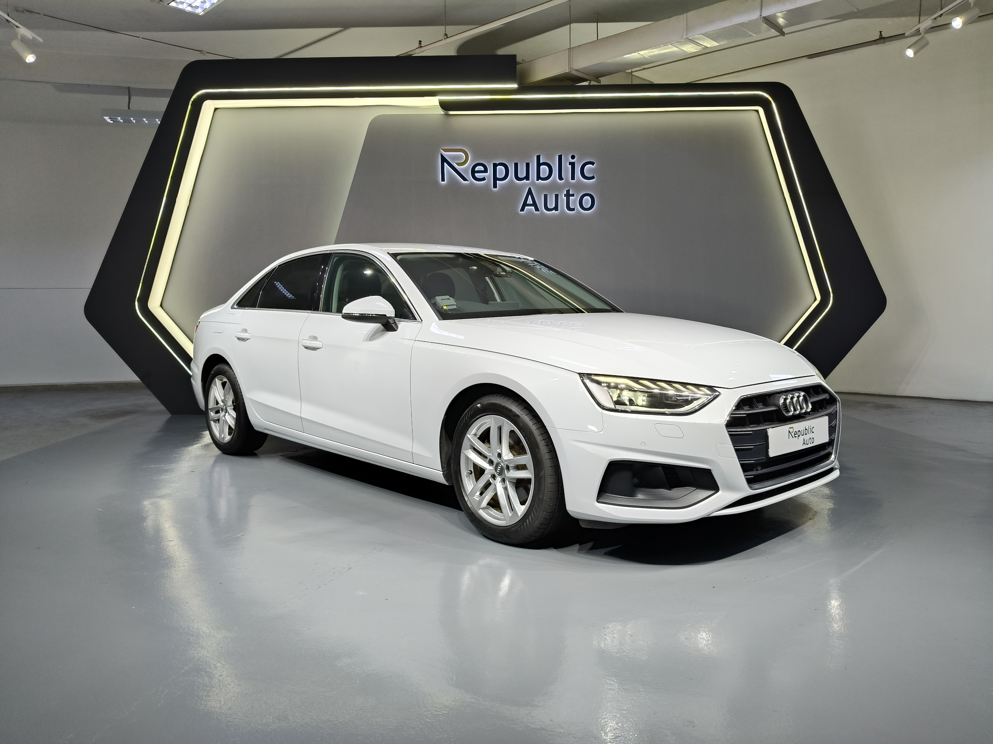 AUDI A4 MILD HYBRID 2.0A TFSI S-TRONIC