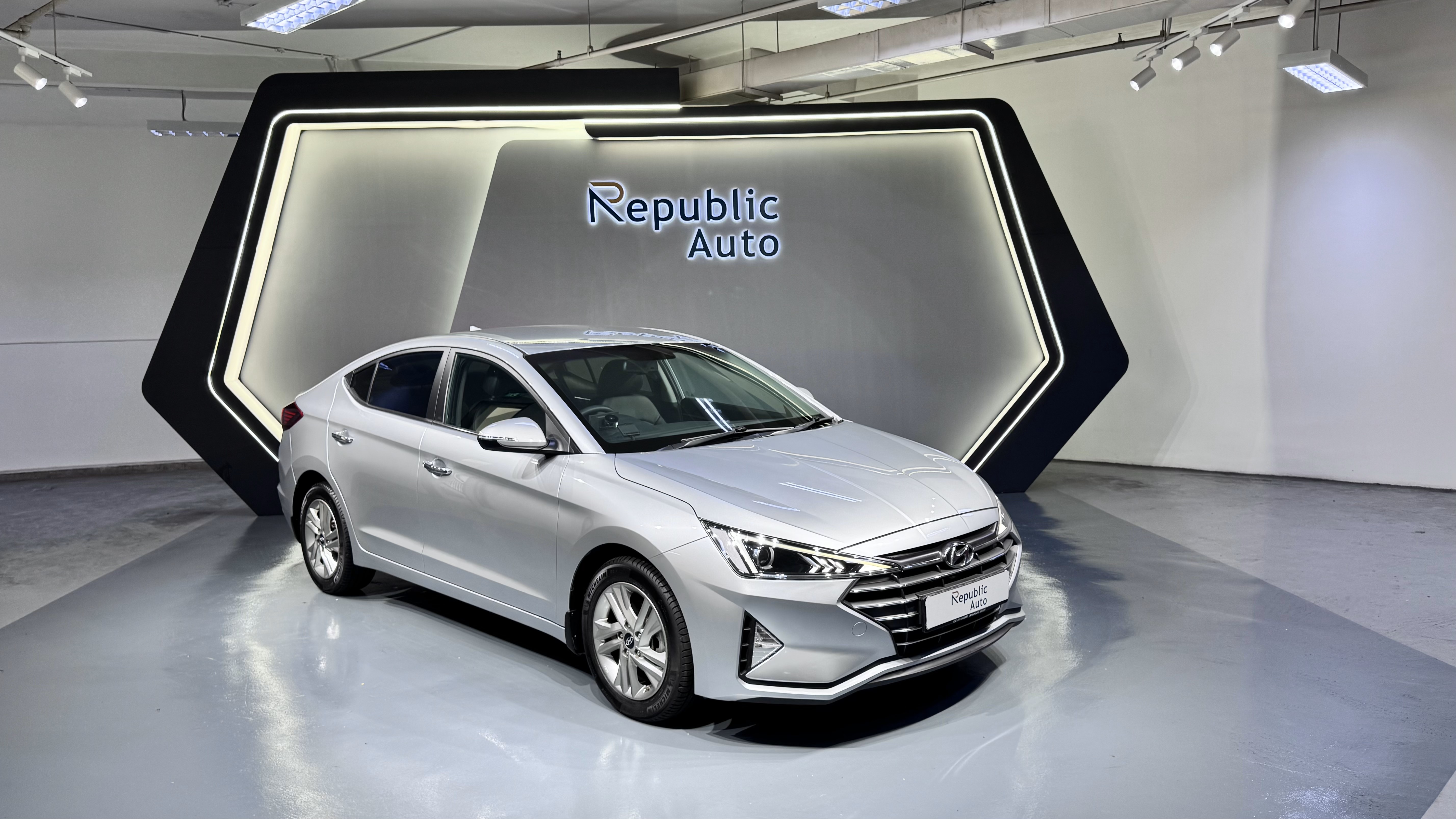 HYUNDAI AVANTE 1.6A GLS S