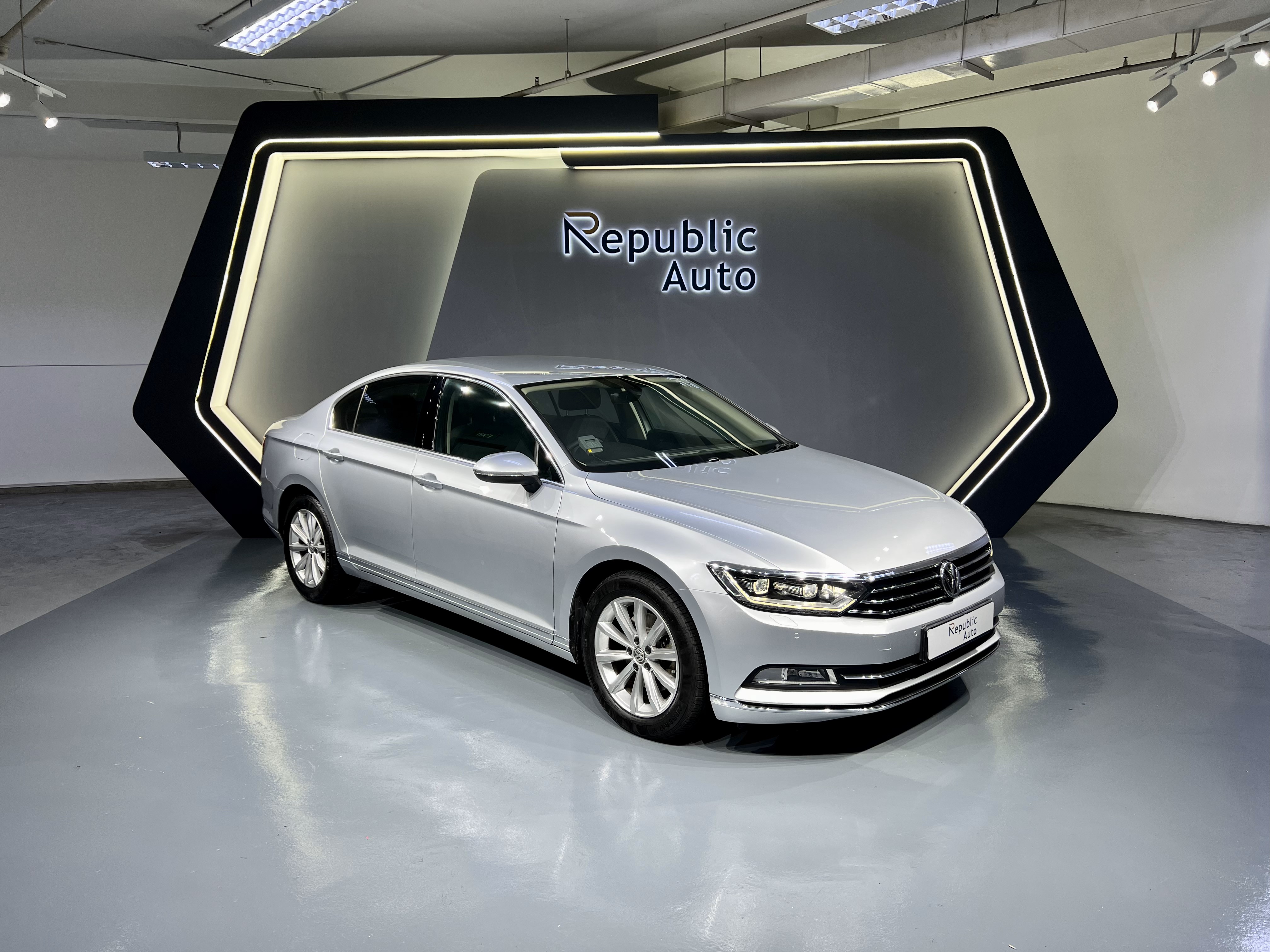 VOLKSWAGEN PASSAT 1.8A TSI 