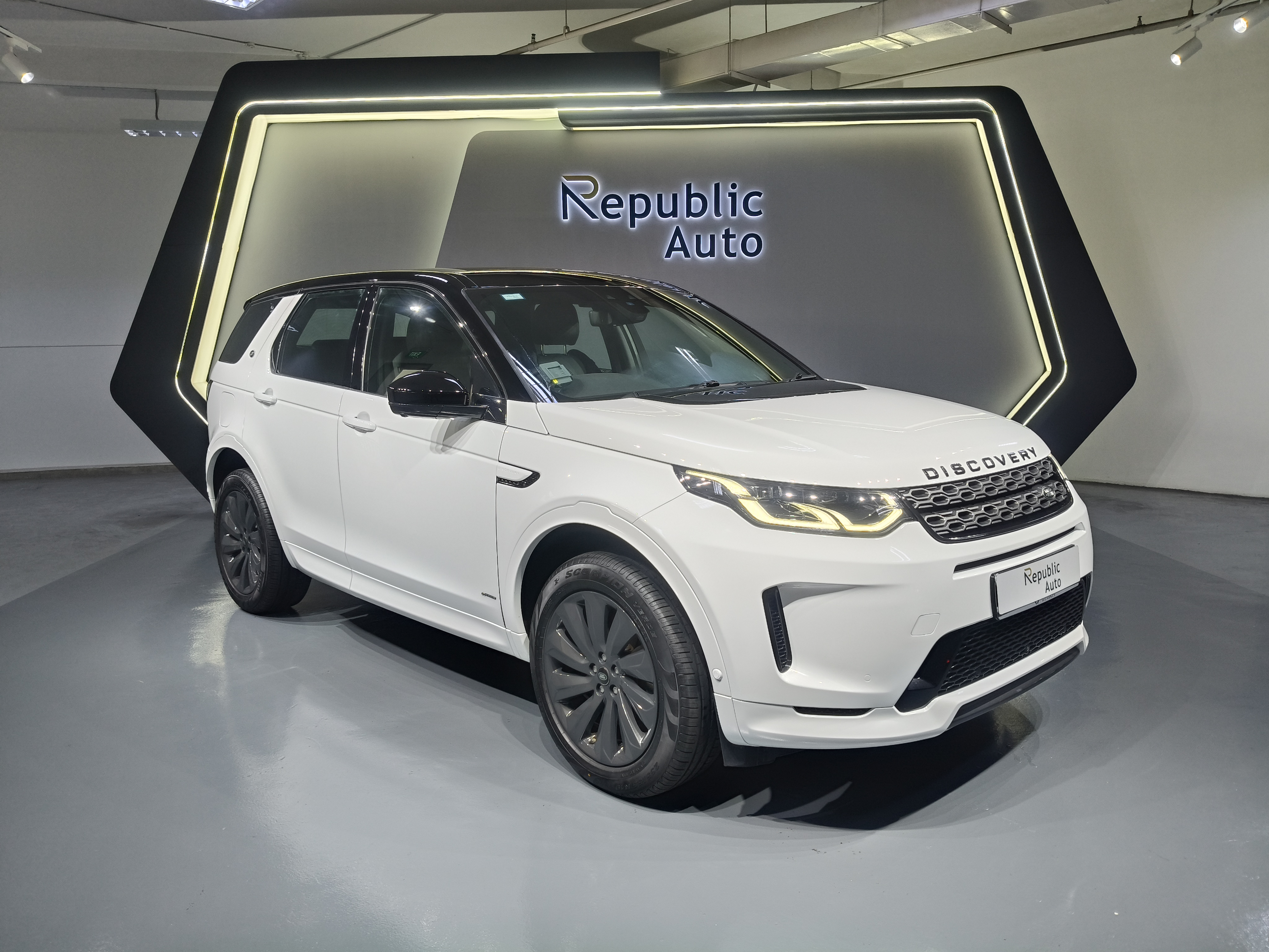 LAND ROVER DISCOVERY SPORT MILD HYBRID 2.0A SE R DYNAMIC 7-SEATER