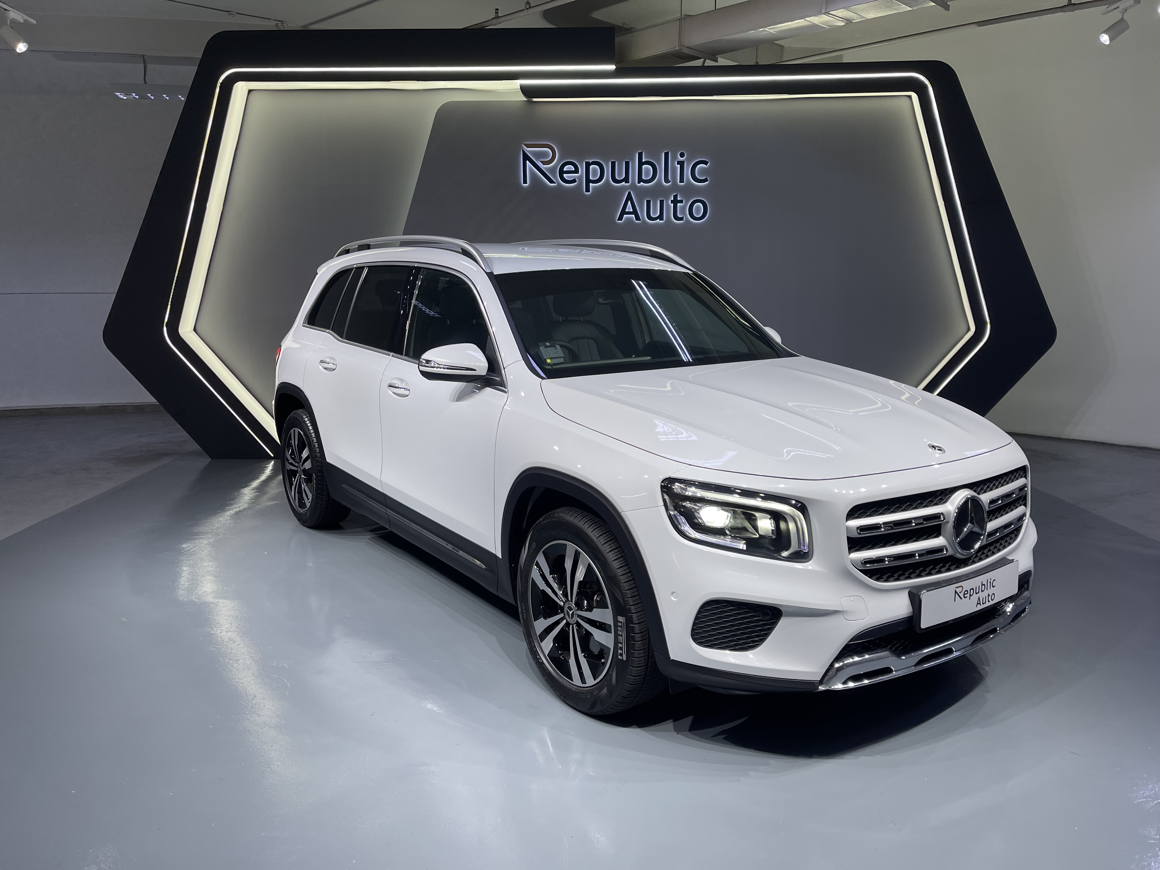 MERCEDES BENZ GLB-CLASS GLB180 PROGRESSIVE