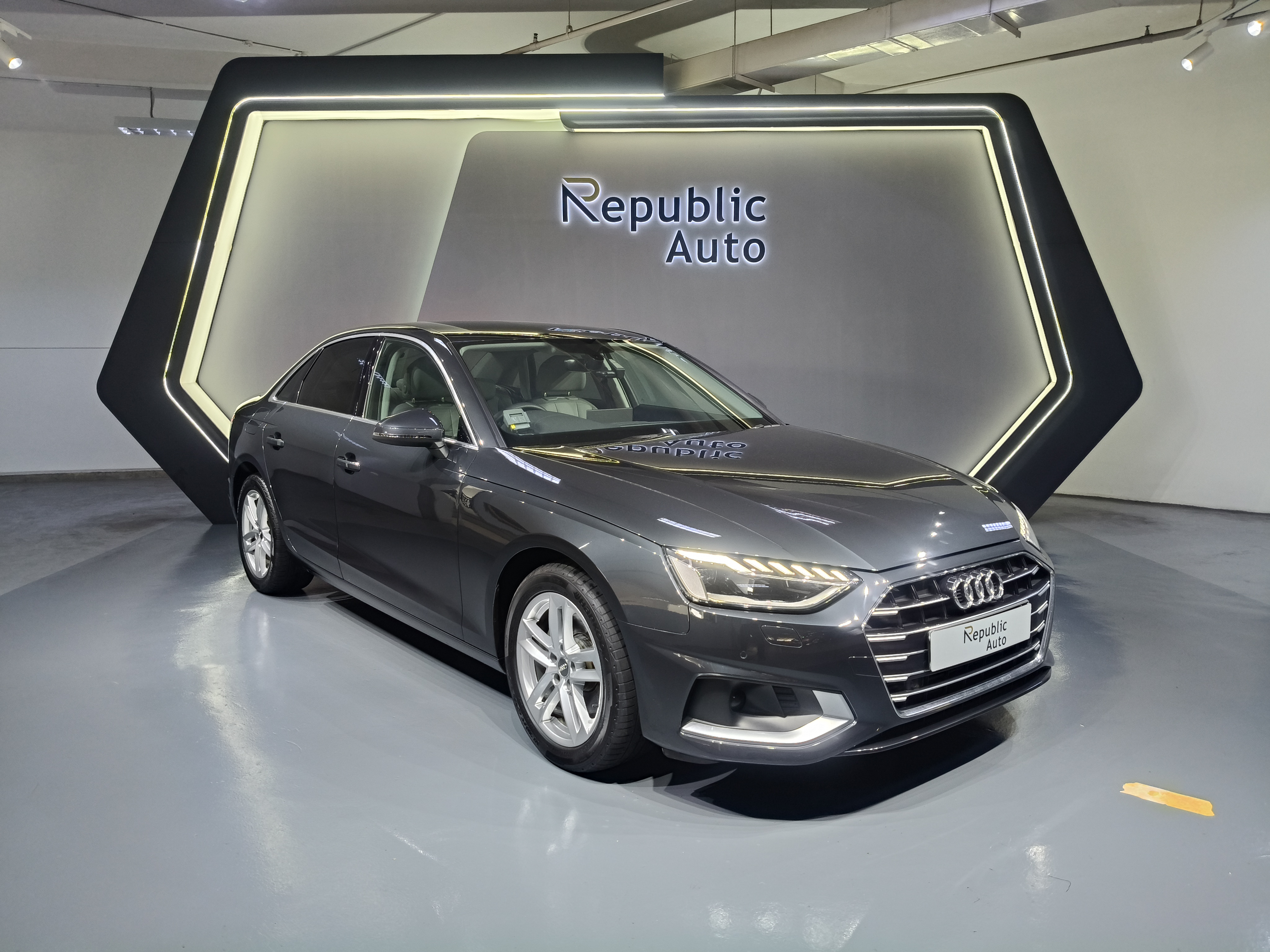 AUDI A4 MILD HYBRID 2.0A TFSI S-TRONIC