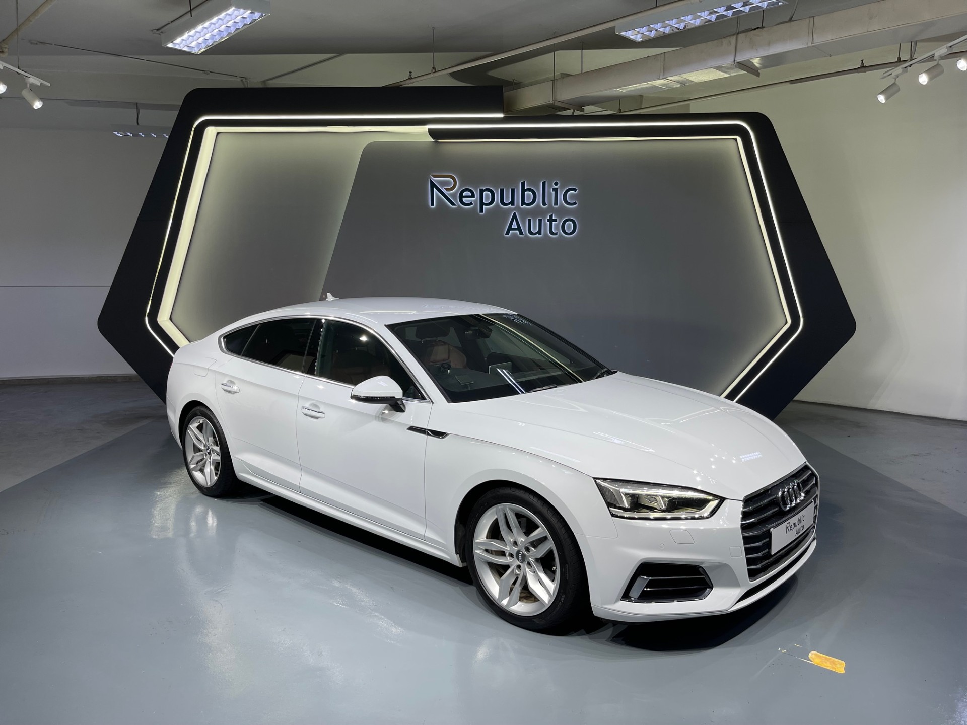 AUDI A5 SPORTBACK 2.0A TFSI S-TRONIC DESIGN