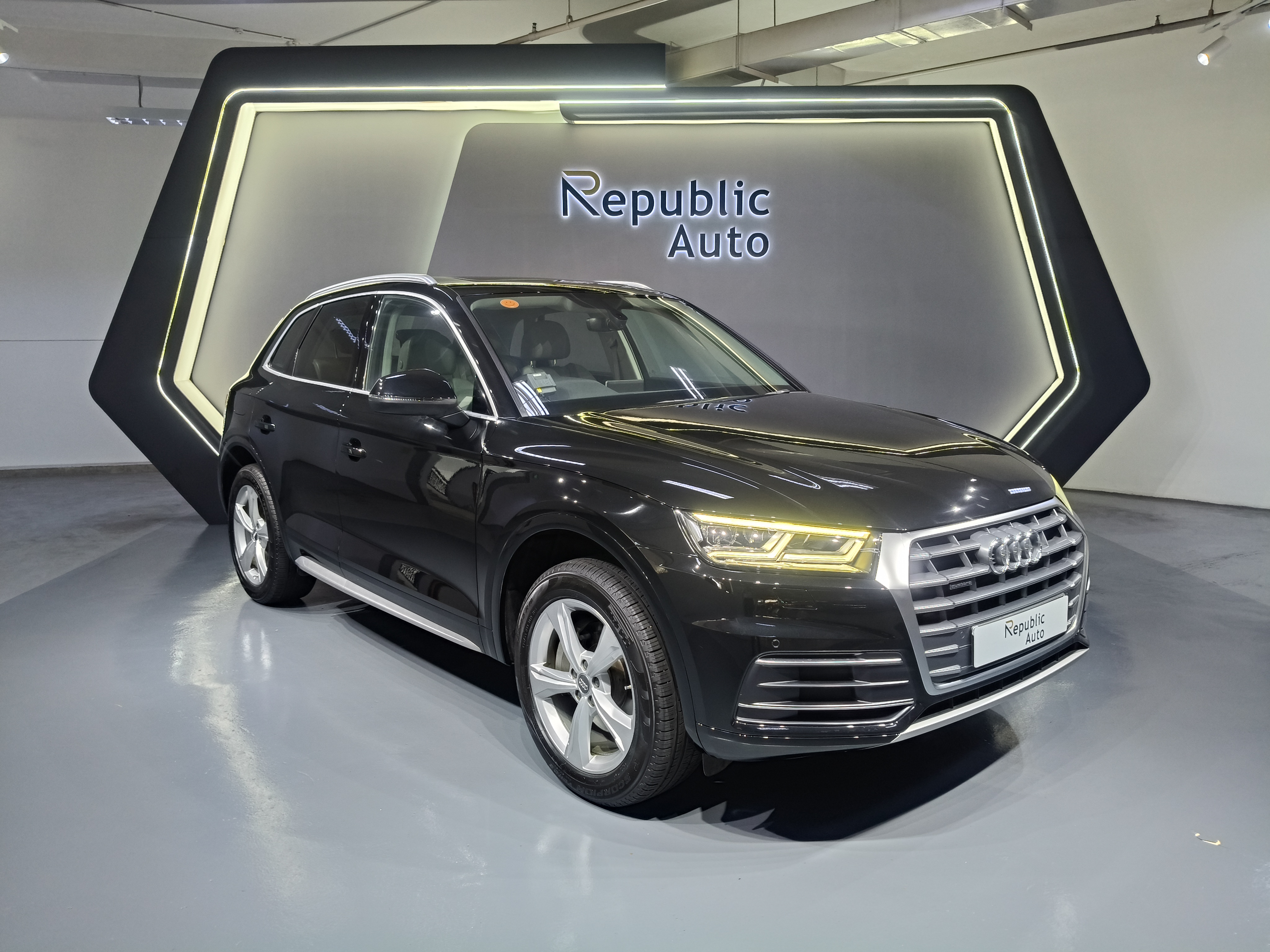 AUDI Q5 2.0A TFSI QUATTRO S-TRONIC SPORT PANORAMIC ROOF