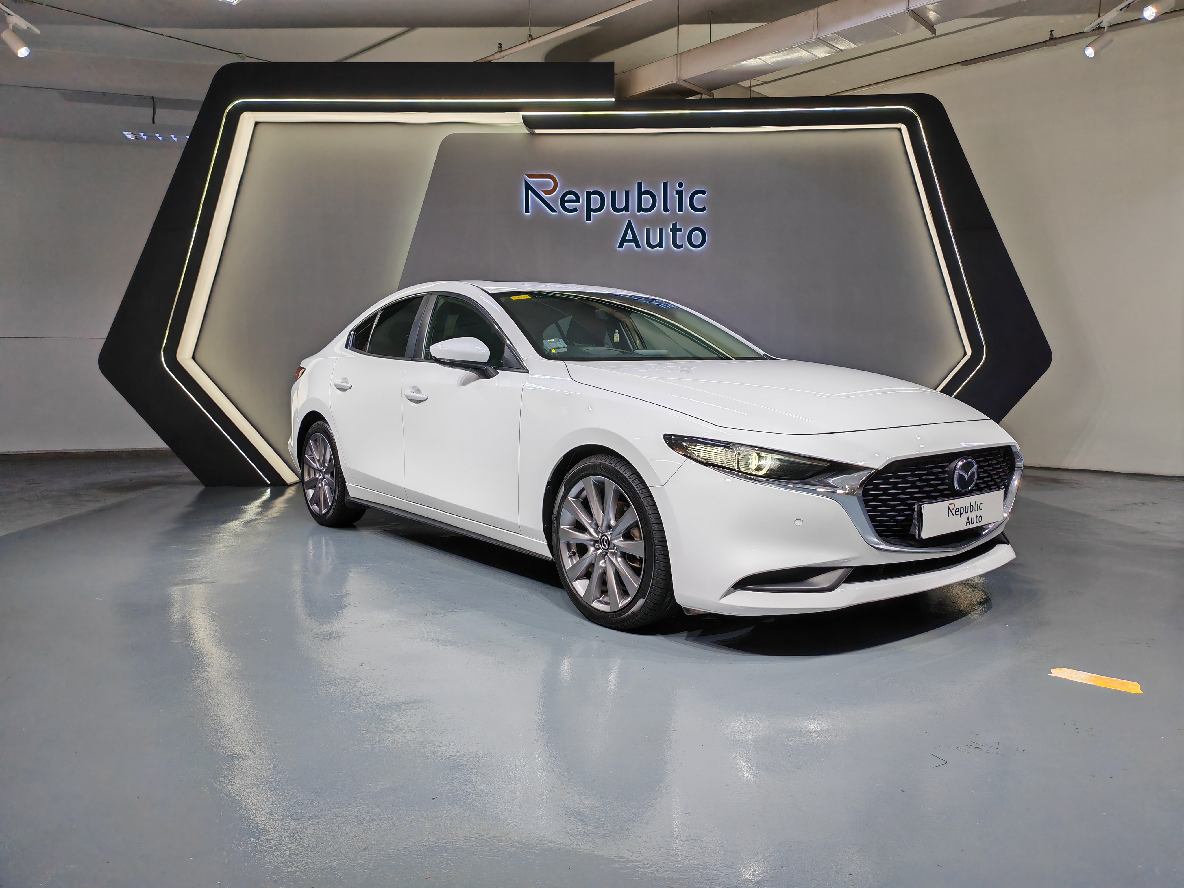 MAZDA 3 MILD HYBRID 1.5A ELEGANCE SUNROOF